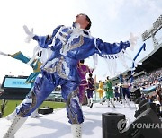 학교축제 암표가 25만원…"그래도 한번 가볼까…"