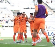 '김봉수 역전골' K리그1 제주, 포항 2-1 꺾고 3연승