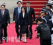 기시다 日 총리 방한…12년 만에 셔틀외교 정상화