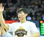 ‘3번째 챔프전 MVP’ 오세근 “화려하진 않지만, 여전히 농구를 하네요” [KBL]