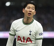 'EPL 득점왕이 어쩌다...' 손흥민, 최저평점 속 수비만 호평 '감독교체가 시급해'