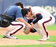 '아뿔싸 국가대표가...' 0점대 에이스, 투구 도중 '자진 강판', 앞으로가 더 걱정이다 [잠실 현장]