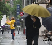 전국 흐리다 차차 맑아져…강한 바람 계속