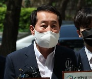 [속보] ‘돈봉투 의혹 핵심’ 강래구 구속…法 "증거인멸 염려"