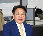 강기정 광주시장 "군공항 민간공항은 동전의 앞뒷면"