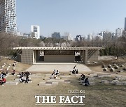 공공미술의 미래는…오세훈, 작가들과 대화