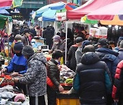 ‘벼랑 끝’ 저소득 자영업자…연체율 3년來 ‘최고’