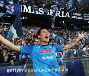 가드 오브 아너→무실점 풀타임→우승 축제 즐긴 김민재…'어린 아이 같았다'