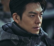 '택배기사' 긴장한 김우빈→격앙된 송승헌, 얽히고설킨 인물들