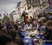 APTOPIX Britain Coronation Big Lunch