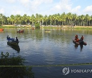 India Boat Capsizes