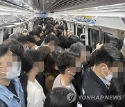 버스 대폭 증편했지만…호흡곤란 환자 또 나온 김포철도