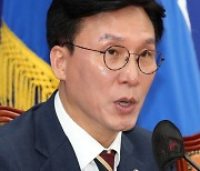 [포토]발언하는 김민석 더불어민주당 정책위의장