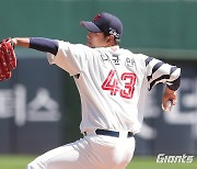 롯데의 4월 1위 이끈 '에이스' 나균안, 월간 MVP 수상