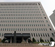 '주가 폭락' VIP 투자자 전담책 변모씨 체포…라덕연 측근