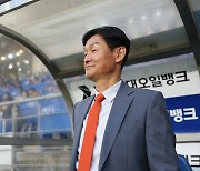 [현장인터뷰]강원 최용수 감독 "득점 못한 것 자신감 저하로, 최전방 영입 필요"