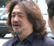 CNN "김어준, 기성언론판 파장 일으키는 불손한 진행자"