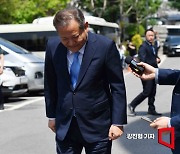 [포토]인사하는 이상민 행정안전부 장관