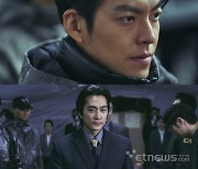 ‘1% 생존 김우빈vs송승헌’ 넷플릭스 ‘택배기사’ 2차 스틸 공개