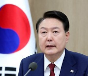 윤 대통령 “가짜 평화에 기대 중단한 민방위 훈련 재개”