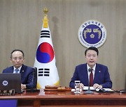 윤 대통령의 ‘아전인수’ 자화자찬 “1년만에 외교안보 큰 변화”