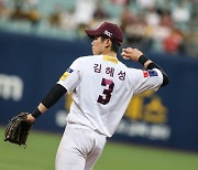 도루 1위·최다 안타 2위 김혜성...WBC 백업 신세 '분풀이'