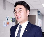 8차례 무산된 코인 신고 의무법...그 사이 터진 김남국 의혹