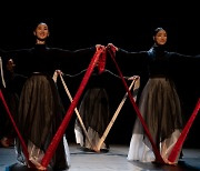 Reinterpretation of 'Chun-hyang' embraces modern style in traditional Korean dance