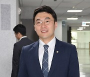 "김남국, 동문서답"...2021년엔 업비트에 위믹스 없었다