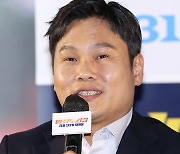 [포토S] 인사말 하는 이상용 감독