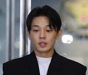 유아인, 내일(11일) 2차 경찰 조사?…소속사 "전달 받은 바 없다"