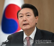 윤 대통령 "좋은 지적과 정확한 기사로 정부 잘 이끌어 달라"