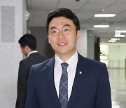 [속보] 민주 "김남국에 가상자산 매각 권유…신속히 진상 조사"