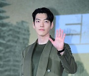 김우빈 ‘잘생긴 전설의 택배기사’ [MK포토]