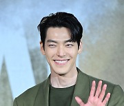 김우빈, 신민아가 반한 미소 [포토엔HD]