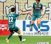 '마사 선제골-전병관 결승골' 대전, '라스 만회골' 수원 FC에 2-1 승리... 제주-전북도 웃었다 [종합]