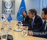 한덕수 국무총리, IAEA 사무총장 면담