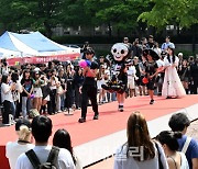 [포토]고려대 외국인학생 축제 패션쇼