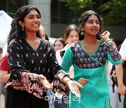 [포토]지구촌 친구들이 한 자리에…고려대 외국인 학생 축제