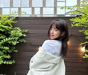 아이브 안유진, 상큼 발랄→시크 섹시미 '매력 부자'