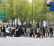 고용 불안감에… 직장인 ‘권고사직’ 검색 1년새 9배 증가