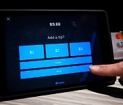 "셀프 계산 했는데 팁 달라고?"…키오스크에 美소비자들 뿔났다