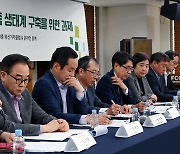 “가짜뉴스 범람 막고 언론위기 타개… 로스쿨 같은 ‘저널리즘 스쿨’ 필요”