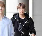 AB6IX 박우진 ‘다리 부상으로 천천히 천천히’[포토엔HD]