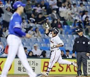 "태인이한테 연락이라도…" 절친에게 연타석 홈런, 못내 미안했던 노시환