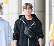 AB6IX(에이비식스) 박우진, '블랙이 끌리는 날' [사진]