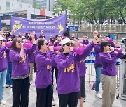 尹 정부 1년, '분노한 여자'가 학교 빠지고 용산에 왔다