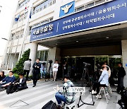 [포토S] 취재진 보고 발걸음 돌린 유아인