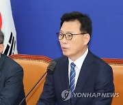 발언하는 박광온 원내대표