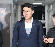 조응천 “주식 단타가 복싱이면 코인은 UFC…김남국 사퇴? 본인 결단”